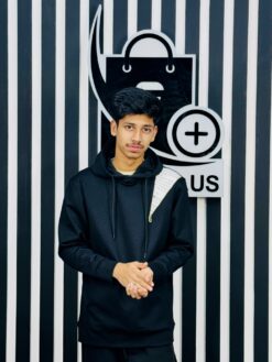 Alternative view of Risky Side chain Hoodie 10