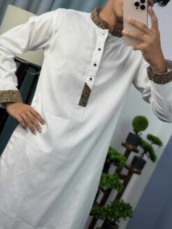 Alternative view of Contrast Panjabi 1362