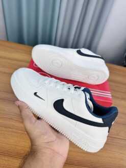 Alternative view of Nike Airforce 1 – White & Navy  (NAS-3)