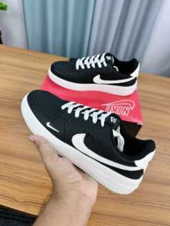 Alternative view of Nike Airforce 1 – Black & White  (NAS-2)