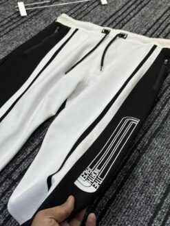 Alternative view of White–Black Panel Track Baggy (SSB-9)