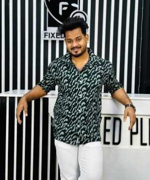 Alternative view of V-Cut Drop Shoulder Shirt 00147