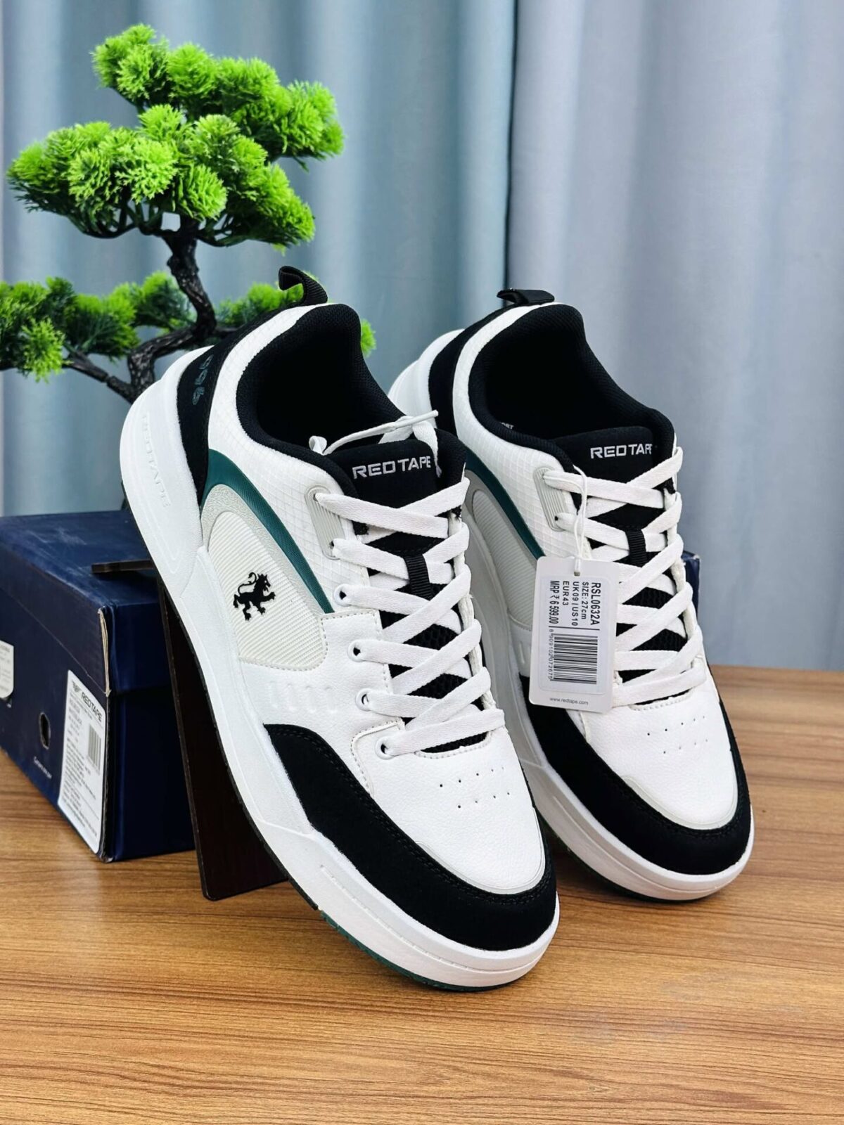 RedTape White-Black-Green Sneakers (RTS-2) - Image 4