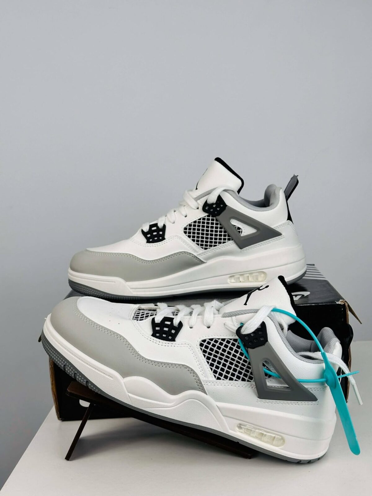 Jordan Retro 4 – White Grey (JRS-4)
