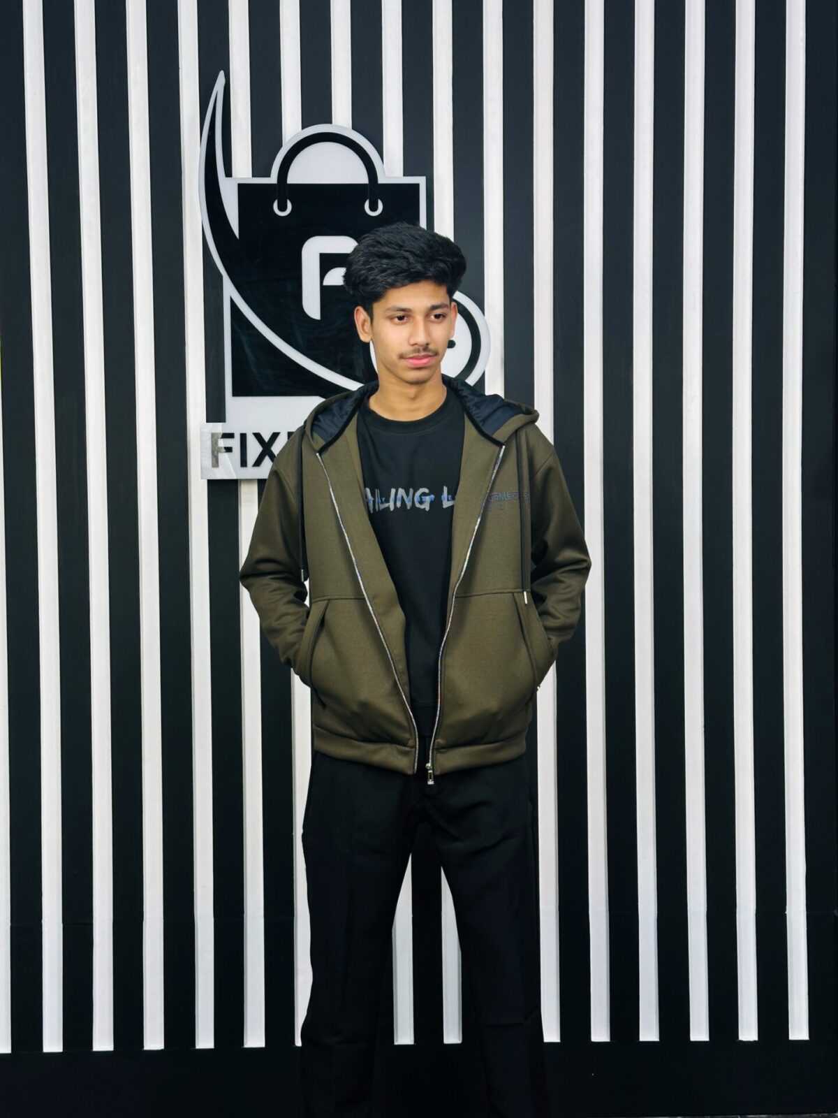 Game Over Chain Hoodie 04 - Image 4